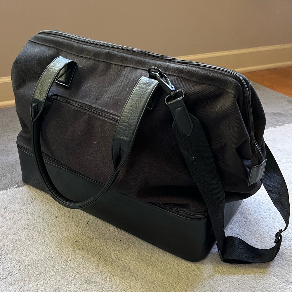 Beis Weekender Bag in Black